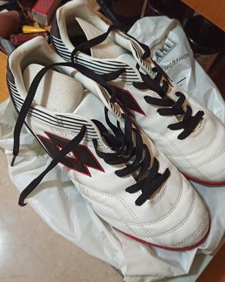 Scarpe da calcetto taglia 45
