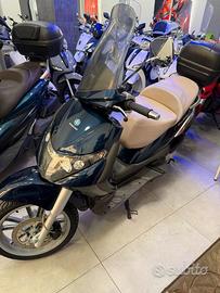 Piaggio Beverly 250