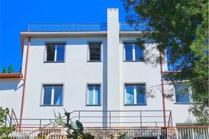 Casa indipendente di 107 m² con 3 locali e posto a