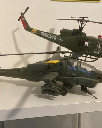 Elicottero Apache Ah64+Huey Hog scala 1/32 plastic