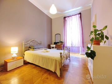 Stanza arredata in centro Trieste