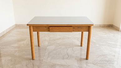 Tavolo legno e vetro con cassetto