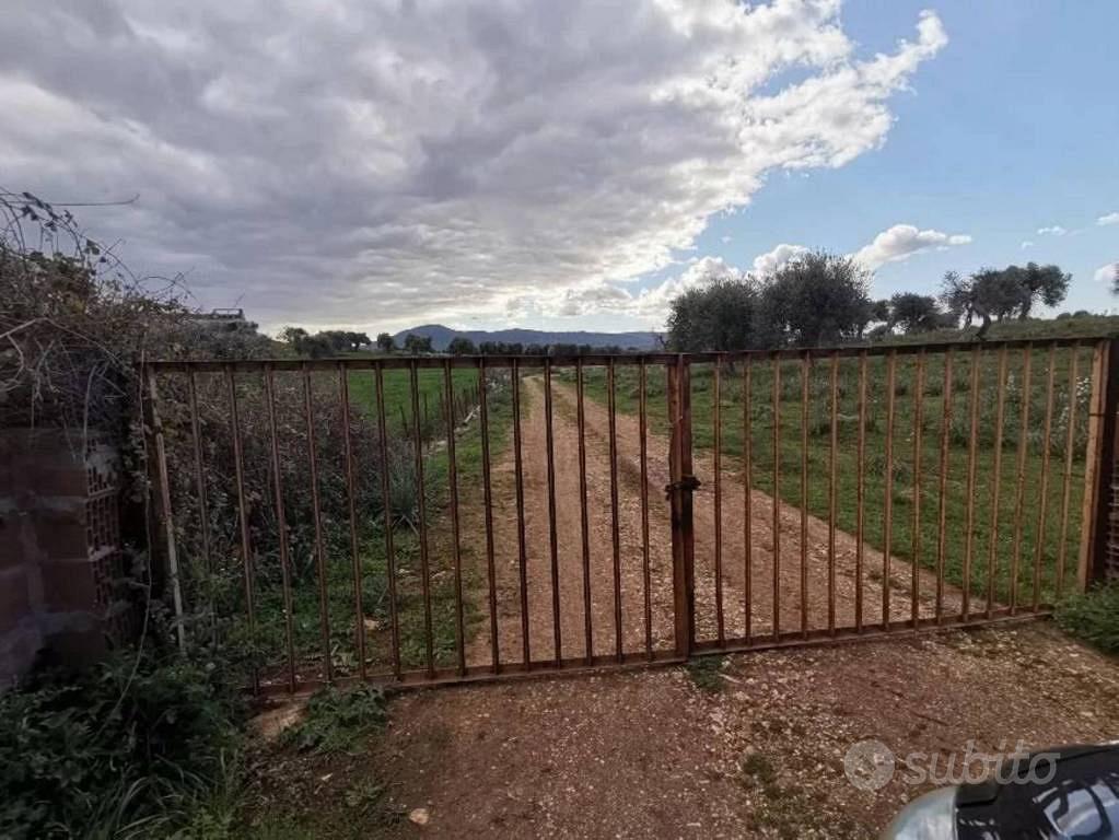 Immobile in asta di 716 m² con più di 5 locali a S - Vista 5