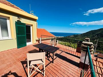 Alassio-Moglio: casa arredata vista mare