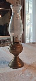 Lampada a petrolio da tavolo in ottone fine 800'