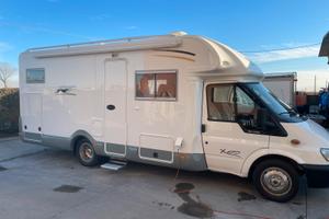 Camper semintegrale laika x 695