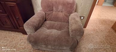 Ampia Poltrona vintage in stoffa – Marrone