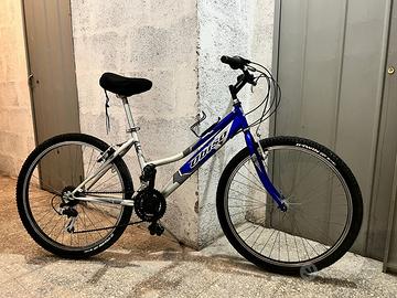 Bicicletta da donna con pneumatici da 26 pollici