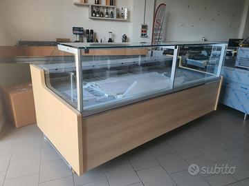 Vetrina refrigerata per salumi/impastatrice 40 kg