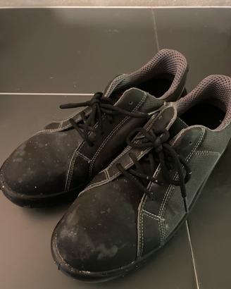 Scarpe antufortunistiche