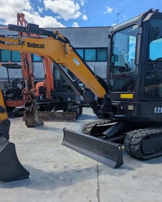 Miniescavatore BOBCAT modello E26, anno 2017
