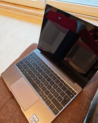 HUAWEI MATEBOOK 13 | AMD Ryzen 5 | 8GB