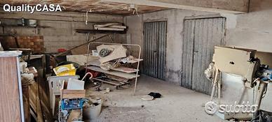 Vendita tre cantine / magazzini Borghetto