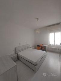 Camera matrimoniale uso singola Piazza Ghiaia