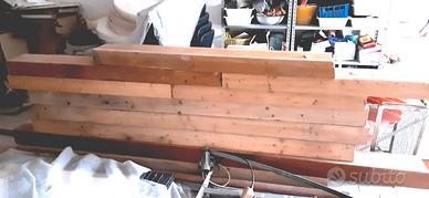 TRAVI E PILASTRI IN LEGNO LAMELLARE PER TETTOIA