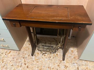 Antica Macchina da Cucire Singer con Mobiletto Ori
