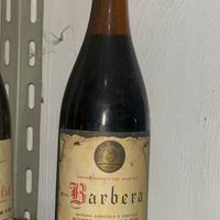 Vino barbera cantina PREMIATA CON DOUIA DOR