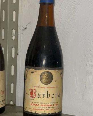 Vino barbera cantina PREMIATA CON DOUIA DOR