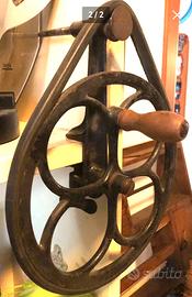 Ruota con manovella filatoio lana fine 800 primi 9