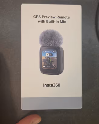 insta360 nuovo gps remote with preview mic display