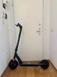 Monopattino elettrico Singyee