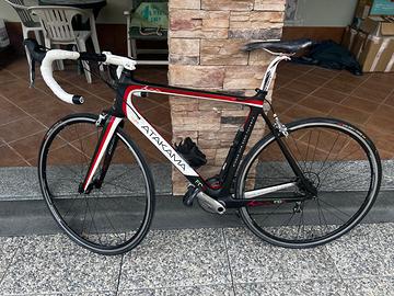 bici da corsa atakama in carbonio