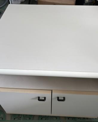 Mobiletto porta oggetti