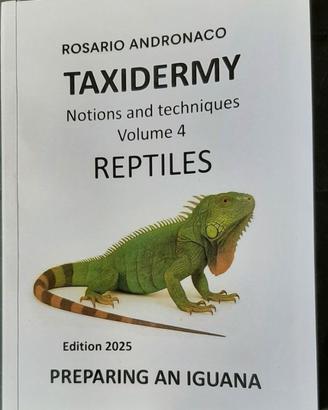 Libro in Inglese, Reptiles, Preparing an Iguana