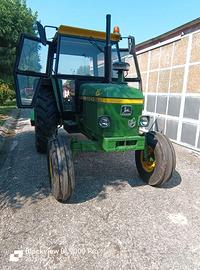 Trattore agricolo