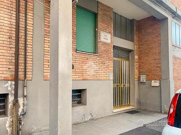 2 LOCALI A FERRARA