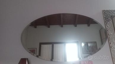 Specchio ovale per camera da letto