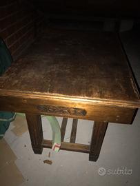 Tavolo di castagno