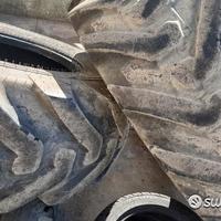 Coppia di pneumatici usati 405 70 20 mitas