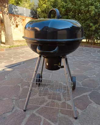 barbecue a sfera grande con 15 kg di carbonella