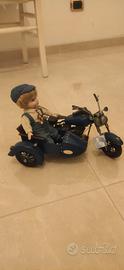 Sidecar con autista da collezione o esposizione 