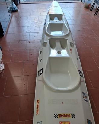 CANOA IN VETRORESINA