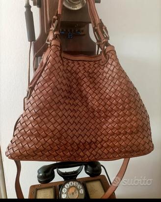 Borsa in pelle intrecciata 