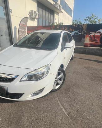 OPEL Astra 1.4 Turbo 140CV Sports Tourer Cosmo