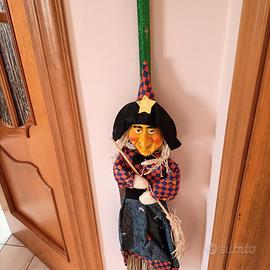 Befana con scopa