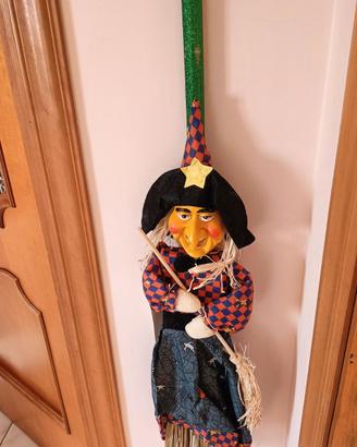 Befana con scopa
