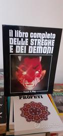 IL LIBRO COMPLETO DELLE STREGHE E DEI DEMONI 