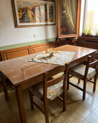 Cassapanca con tavolo e 4 sedie