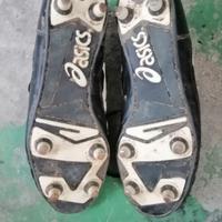 scarpe e parastinchi 