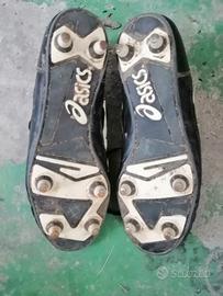 scarpe e parastinchi 