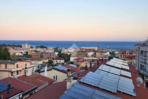 4 LOCALI A CATANZARO