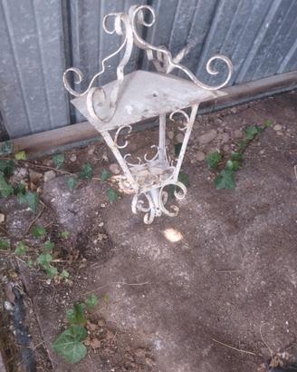 lampada ferro e plastica