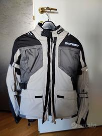 Giacca moto Befast Bolt CE e casco modulare Befast