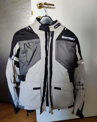 Giacca moto Befast Bolt CE e casco modulare Befast