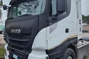 Trattore stradale iveco stralis 480