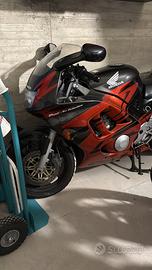 Strepitosa honda cbr 600 f